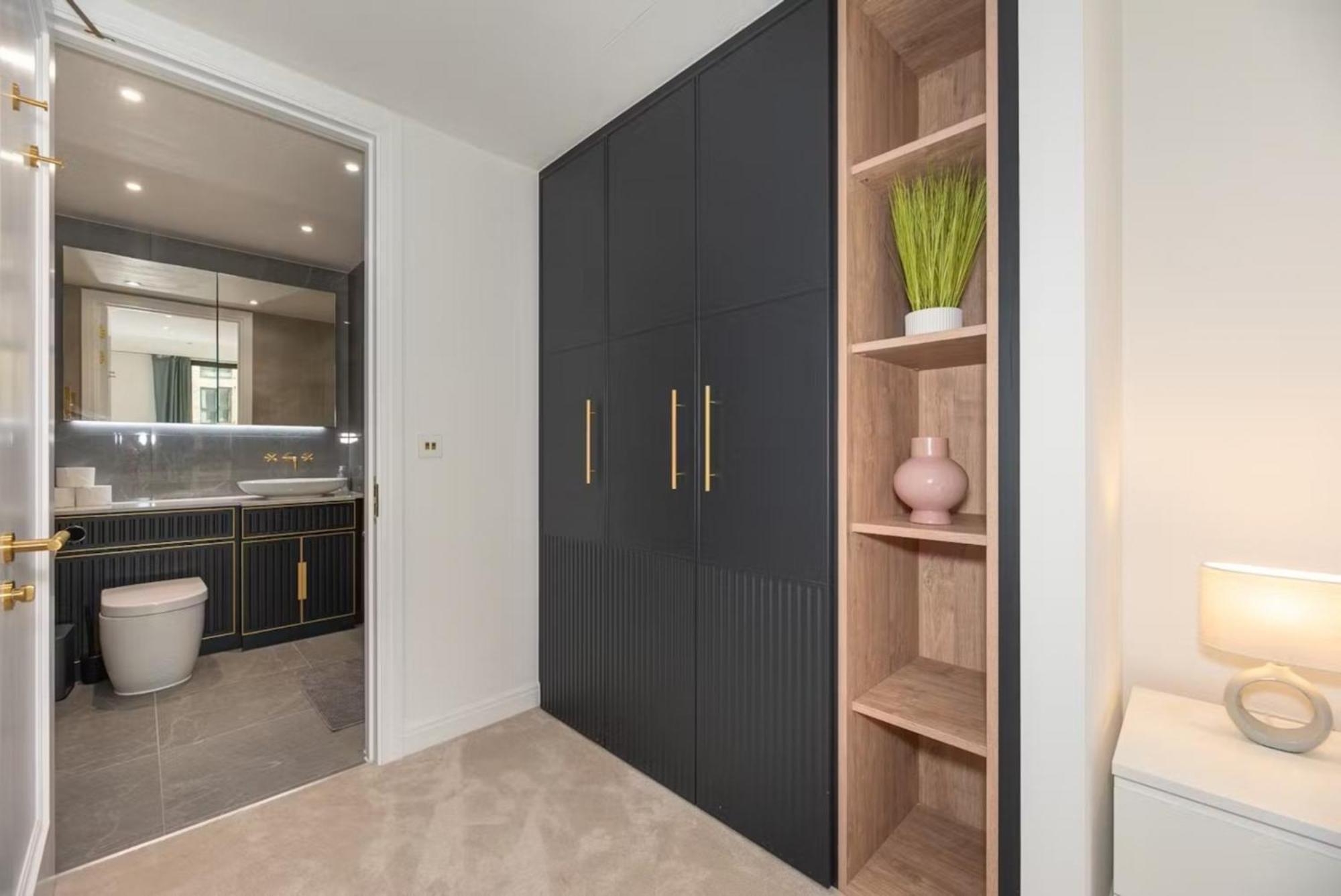 Апартаменты Bright 4 Bed Living Лондон